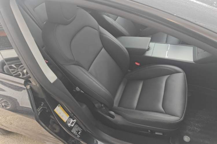 Used Tesla Model 3 2025 Rear-Wheel-Drive Version Right Front Seat