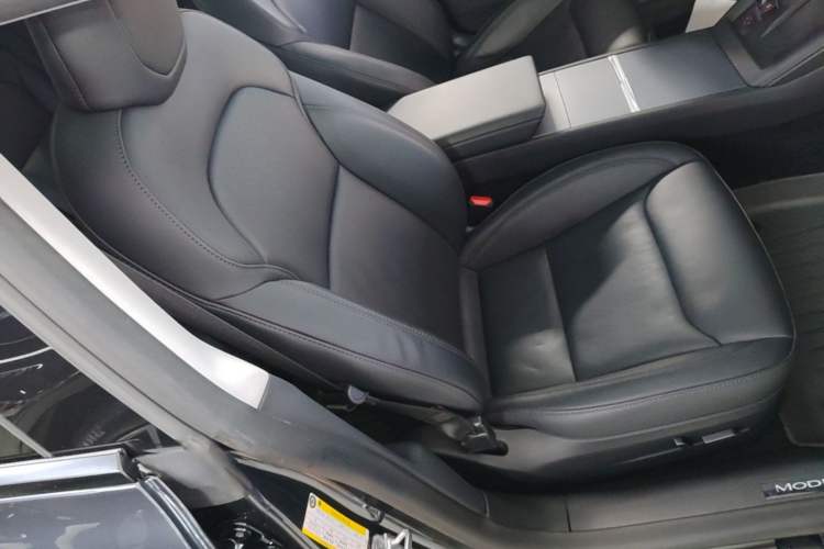 Used Tesla Model 3 2025 Rear-Wheel-Drive Version Right Front Seat