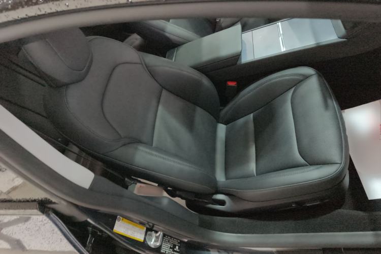 Used Tesla Model 3 2025 Rear-Wheel-Drive Version Right Front Seat