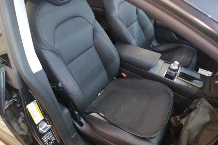Used Tesla Model 3 2025 Rear-Wheel-Drive Version Right Front Seat