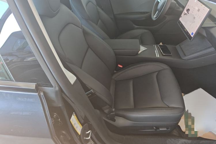 Used Tesla Model 3 2025 Rear-Wheel-Drive Version Right Front Seat