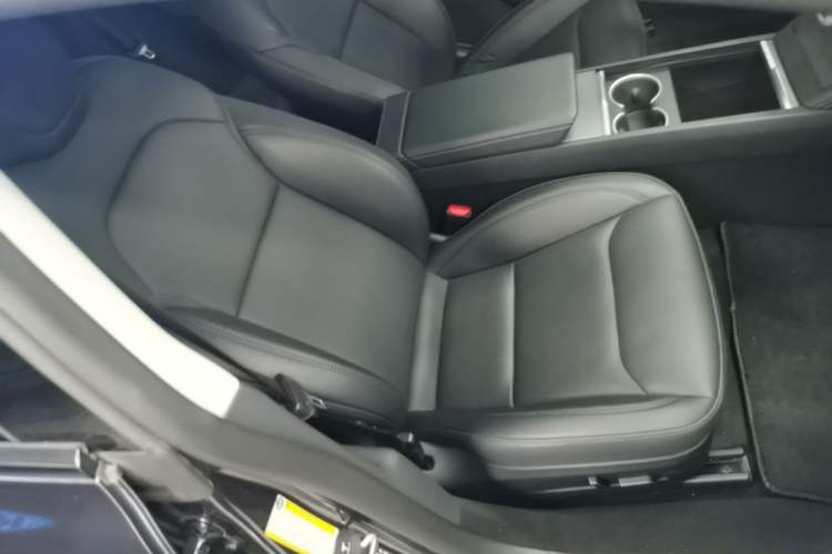 Used Tesla Model 3 2025 Rear-Wheel-Drive Version Right Front Seat