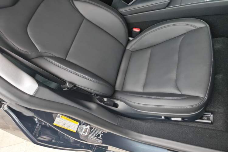 Used Tesla Model 3 2025 Rear-Wheel-Drive Version Right Front Seat