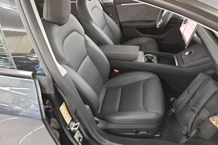 Used Tesla Model 3 2025 Rear-Wheel-Drive Version Right Front Seat
