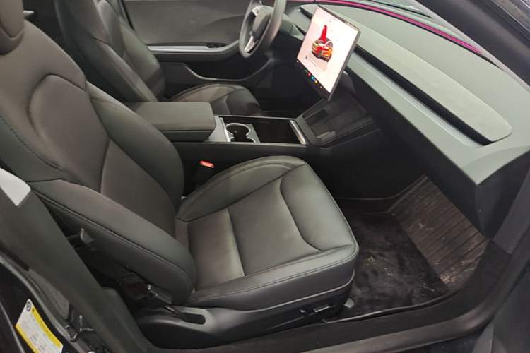 Used Tesla Model 3 2025 Rear-Wheel-Drive Version Right Front Seat