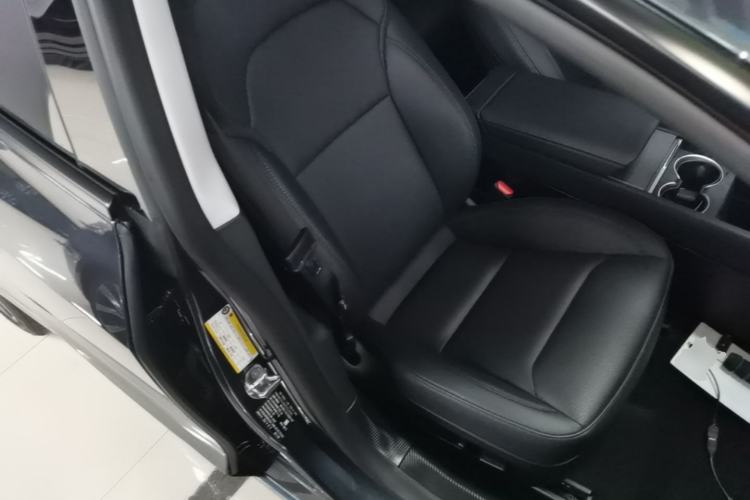 Used Tesla Model 3 2025 Rear-Wheel-Drive Version Right Front Seat