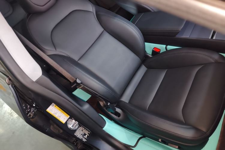 Used Tesla Model 3 2025 Rear-Wheel-Drive Version Right Front Seat