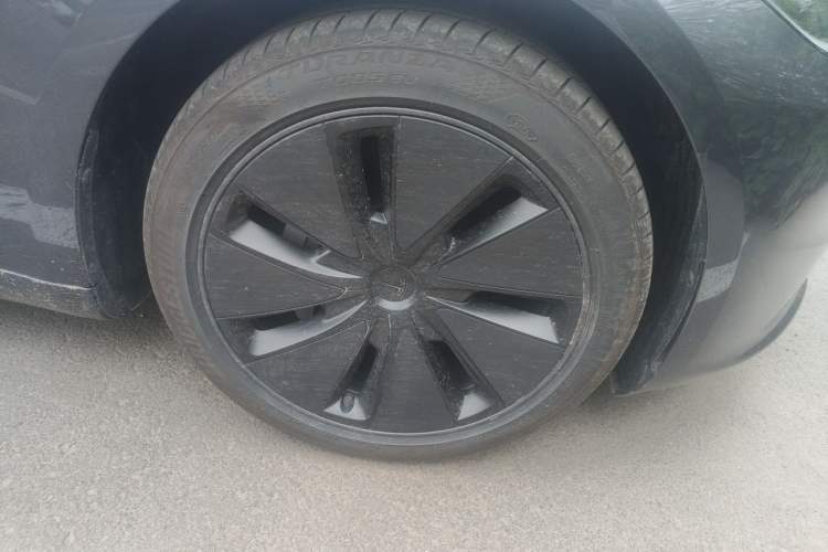 Used Tesla Model 3 2025 Rear-Wheel-Drive Version Right Front Wheel Hub