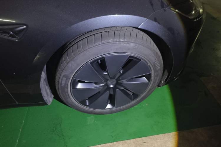 Used Tesla Model 3 2025 Rear-Wheel-Drive Version Right Front Wheel Hub