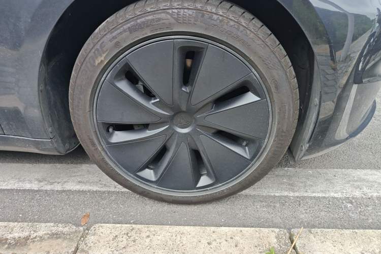 Used Tesla Model 3 2025 Rear-Wheel-Drive Version Right Front Wheel Hub