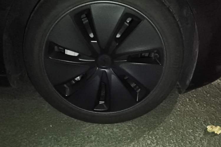 Used Tesla Model 3 2025 Rear-Wheel-Drive Version Right Front Wheel Hub