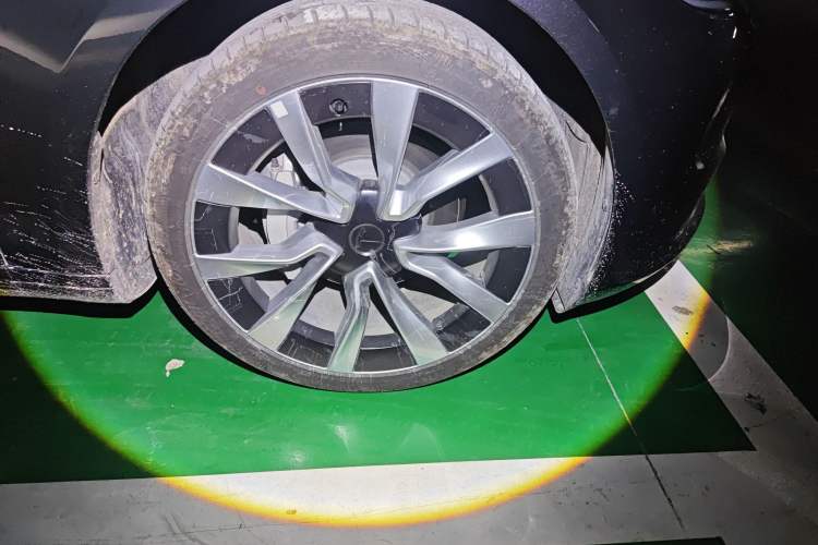 Used Tesla Model 3 2025 Model Revised Rear-Wheel-Drive Version Right Front Wheel Hub