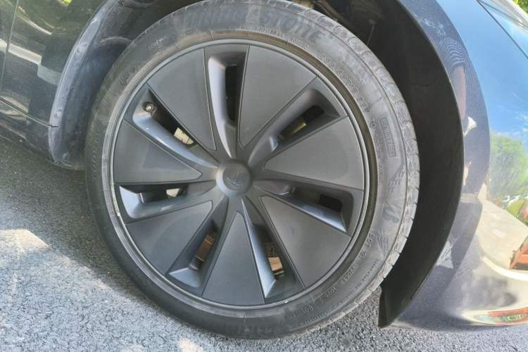 Used Tesla Model 3 2025 Rear-Wheel-Drive Version Right Front Wheel Hub