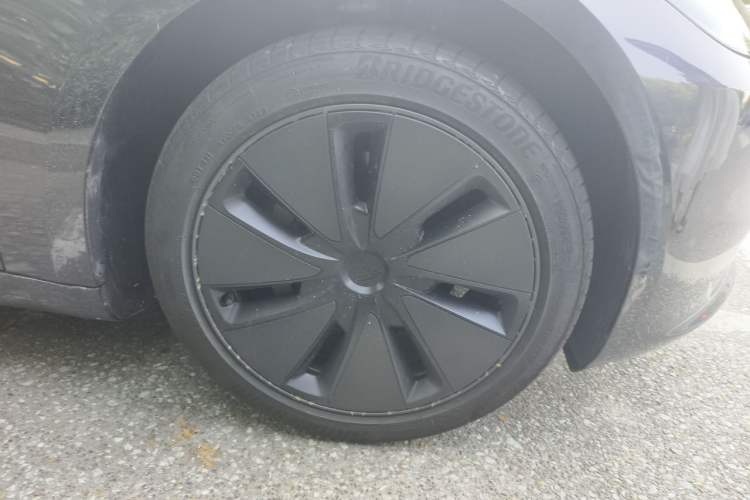 Used Tesla Model 3 2025 Model Revised Rear-Wheel-Drive Version Right Front Wheel Hub