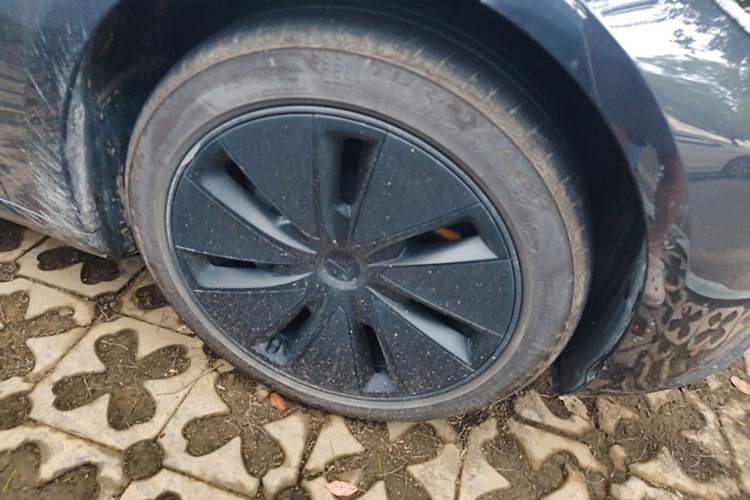 Used Tesla Model 3 2025 Rear-Wheel-Drive Version Right Front Wheel Hub