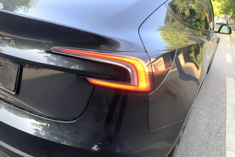 Used Tesla Model 3 2025 Rear-Wheel-Drive Version Right Rear Taillight