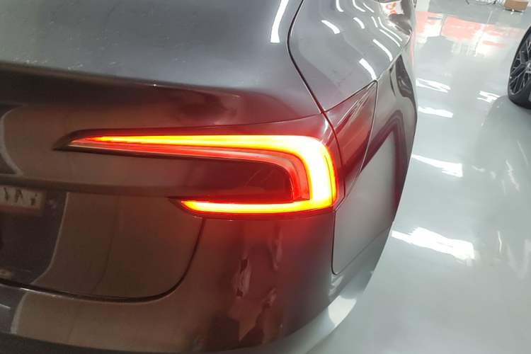 Used Tesla Model 3 2025 Rear-Wheel-Drive Version Right Rear Taillight