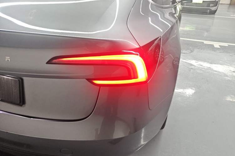 Used Tesla Model 3 2025 Rear-Wheel-Drive Version Right Rear Taillight