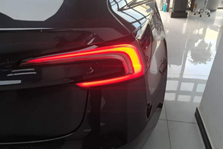 Used Tesla Model 3 2025 Rear-Wheel-Drive Version Right Rear Taillight