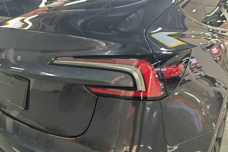 Used Tesla Model 3 2025 Rear-Wheel-Drive Version Right Rear Taillight
