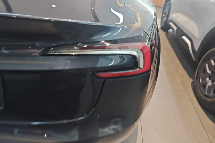 Used Tesla Model 3 2025 Rear-Wheel-Drive Version Right Rear Taillight