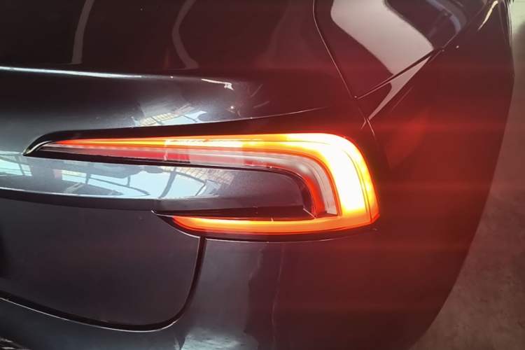 Used Tesla Model 3 2025 Rear-Wheel-Drive Version Right Rear Taillight