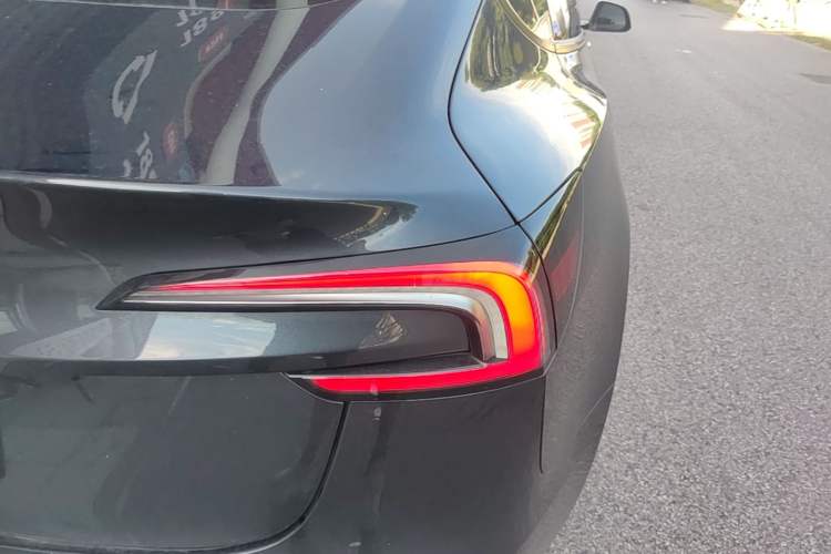 Used Tesla Model 3 2025 Rear-Wheel-Drive Version Right Rear Taillight