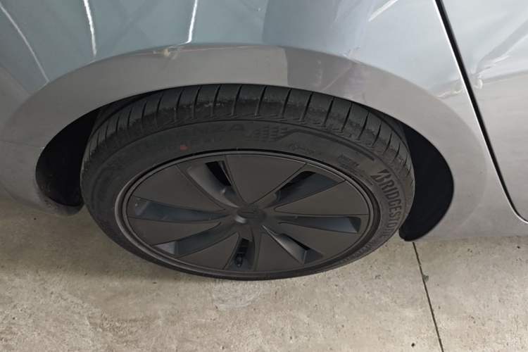 Used Tesla Model 3 2025 Model Revised Rear-Wheel-Drive Version Right Rear Wheel Hub