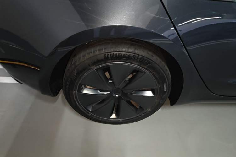 Used Tesla Model 3 2025 Rear-Wheel-Drive Version Right Rear Wheel Hub