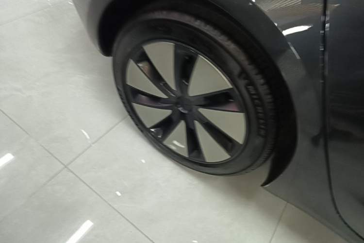 Used Tesla Model 3 2025 Rear-Wheel-Drive Version Right Rear Wheel Hub