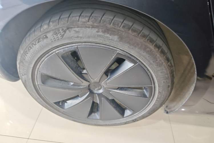 Used Tesla Model 3 2025 Rear-Wheel-Drive Version Right Rear Wheel Hub