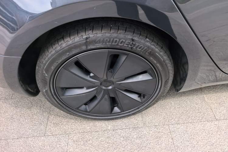 Used Tesla Model 3 2025 Rear-Wheel-Drive Version Right Rear Wheel Hub