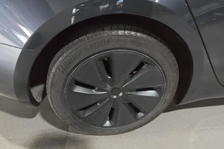 Used Tesla Model 3 2025 Rear-Wheel-Drive Version Right Rear Wheel Hub