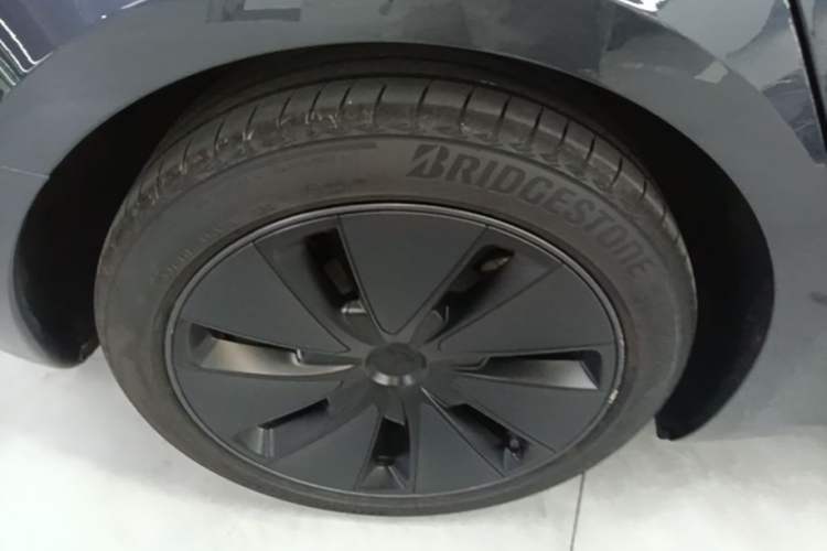 Used Tesla Model 3 2025 Model Revised Rear-Wheel-Drive Version Right Rear Wheel Hub