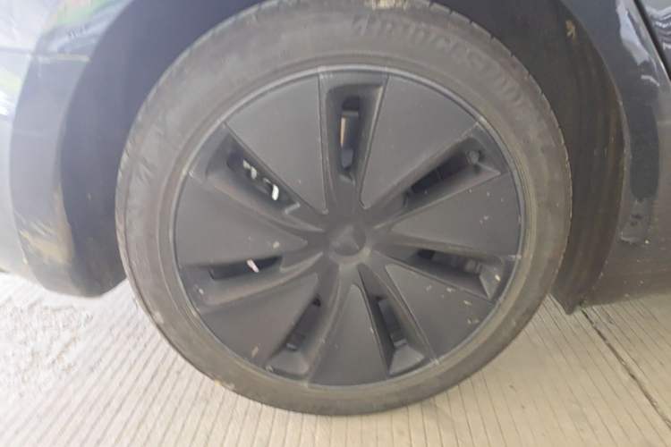 Used Tesla Model 3 2025 Rear-Wheel-Drive Version Right Rear Wheel Hub