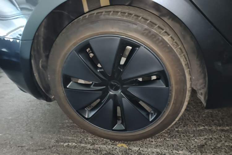 Used Tesla Model 3 2025 Rear-Wheel-Drive Version Right Rear Wheel Hub