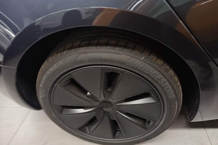 Used Tesla Model 3 2025 Model Revised Rear-Wheel-Drive Version Right Rear Wheel Hub