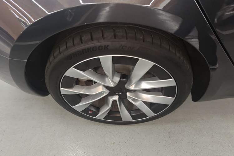 Used Tesla Model 3 2025 Rear-Wheel-Drive Version Right Rear Wheel Hub