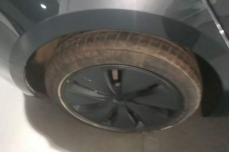 Used Tesla Model 3 2025 Rear-Wheel-Drive Version Right Rear Wheel Hub