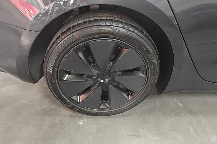 Used Tesla Model 3 2025 Model Revised Rear-Wheel-Drive Version Right Rear Wheel Hub