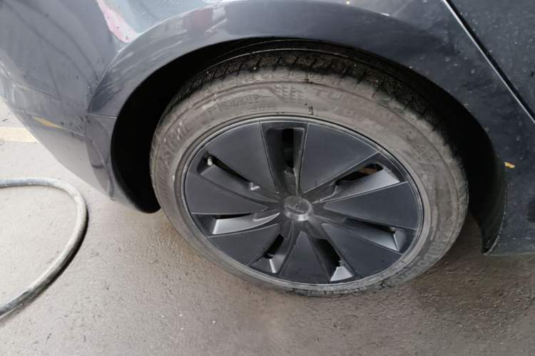 Used Tesla Model 3 2025 Long-Range All-Wheel-Drive Version Right Rear Wheel Hub