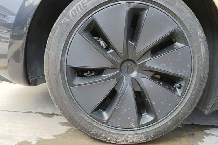 Used Tesla Model 3 2025 Rear-Wheel-Drive Version Right Rear Wheel Hub