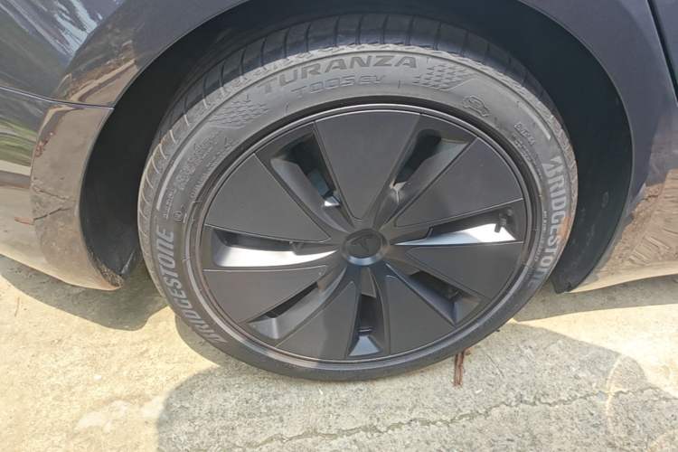 Used Tesla Model 3 2025 Rear-Wheel-Drive Version Right Rear Wheel Hub
