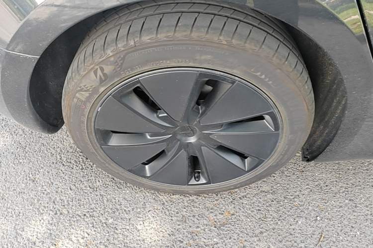 Used Tesla Model 3 2025 Rear-Wheel-Drive Version Right Rear Wheel Hub