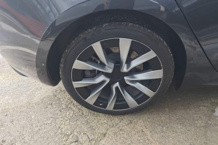 Used Tesla Model 3 2025 Rear-Wheel-Drive Version Right Rear Wheel Hub