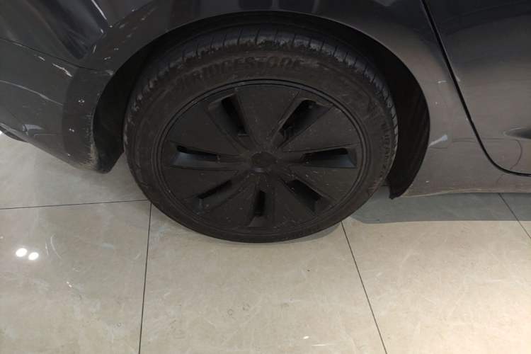 Used Tesla Model 3 2025 Rear-Wheel-Drive Version Right Rear Wheel Hub