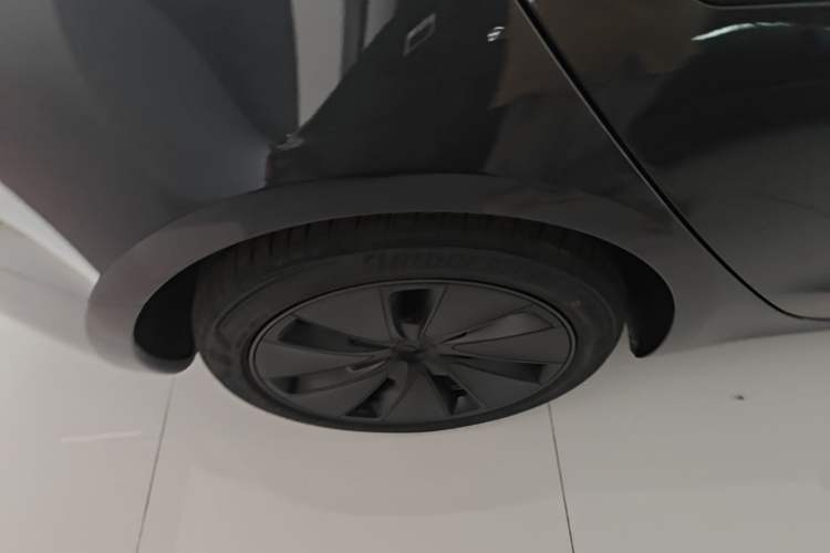 Used Tesla Model 3 2025 Model Revised Rear-Wheel-Drive Version Right Rear Wheel Hub