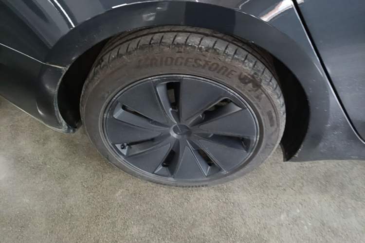 Used Tesla Model 3 2025 Rear-Wheel-Drive Version Right Rear Wheel Hub