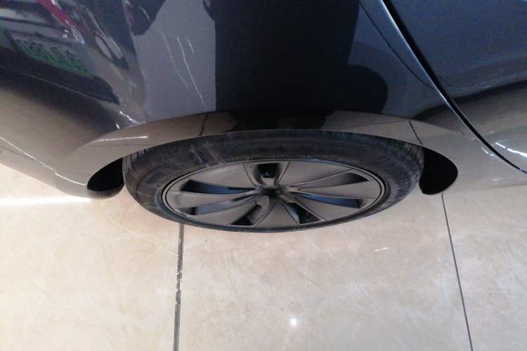 Used Tesla Model 3 2025 Rear-Wheel-Drive Version Right Rear Wheel Hub