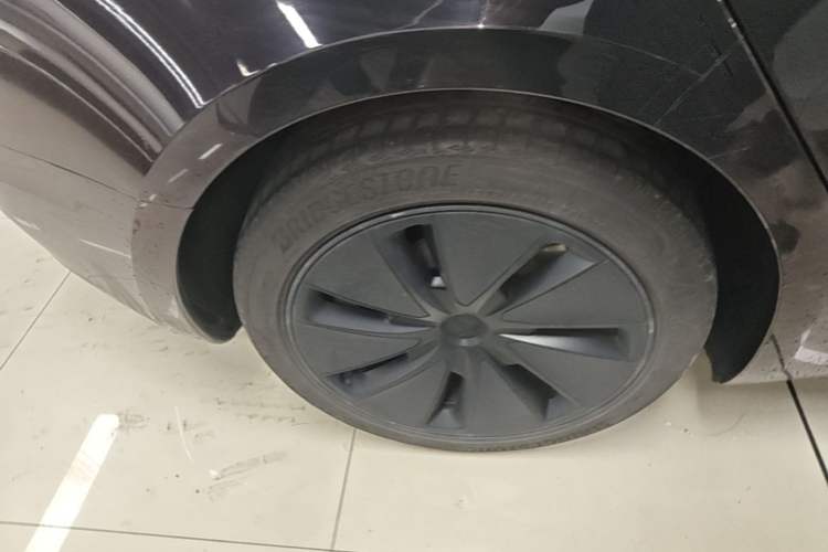 Used Tesla Model 3 2025 Rear-Wheel-Drive Version Right Rear Wheel Hub